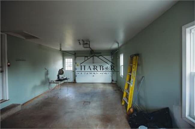 Building Photo - 2920 20th St SE
