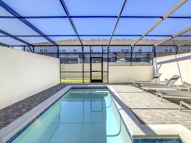 Building Photo - 2404 Tangier Dr