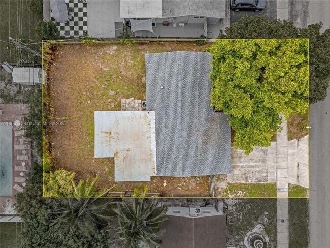 Building Photo - 1390 SW 50th Ave