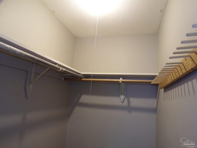 Building Photo - 10120 Guidy Ln