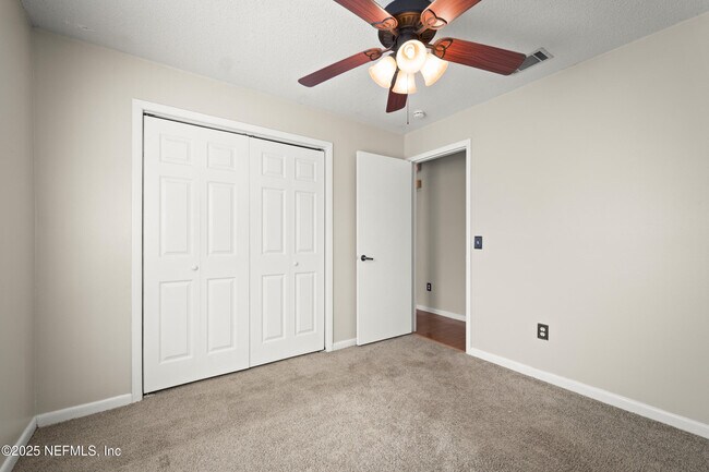 Building Photo - 2726 Winrock Dr W