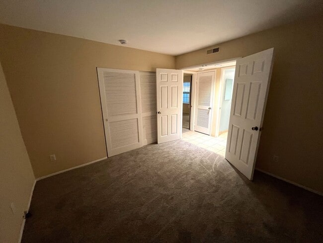 Building Photo - Mission Beach, 2 bedroom, 2 bathroom, with New Carpet, Parking, Laundry, Patio (807 Nantasket Ct....