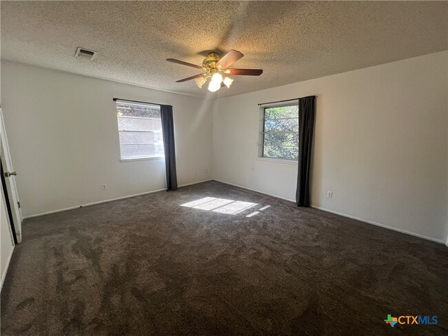 Building Photo - 960 Canyon Dr