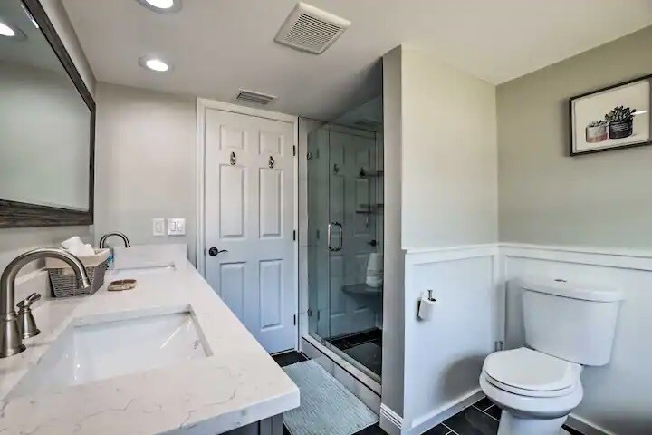 Building Photo - 2 Booth Blvd