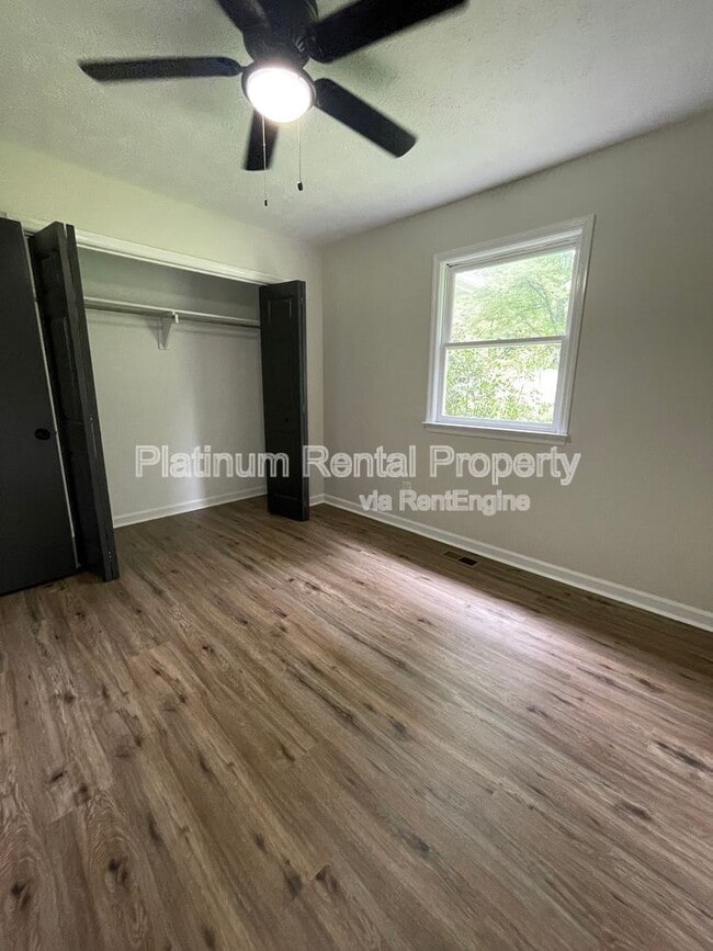 Building Photo - 35 Pecks Creek Ct