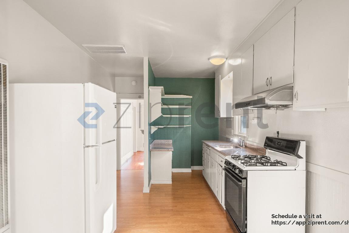 Building Photo - 848 Mead Ave