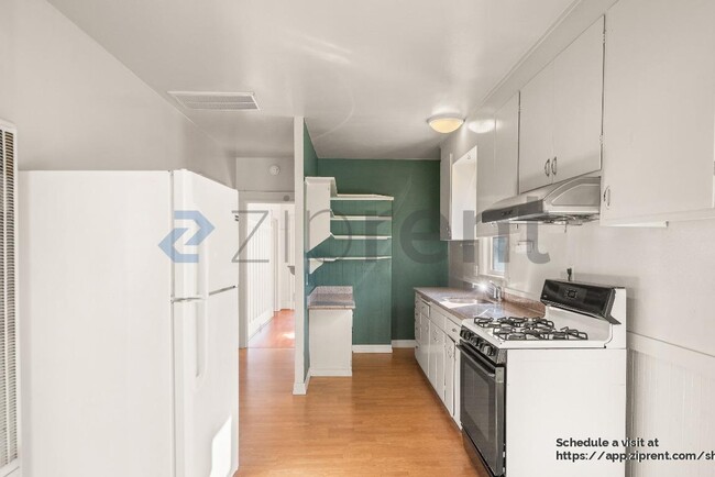 Building Photo - 848 Mead Ave