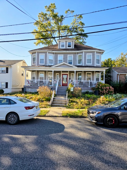 Primary Photo - 18 Summit Rd