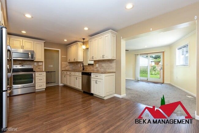 Building Photo - 4 br, 2.5 bath House - 31756 Scone St