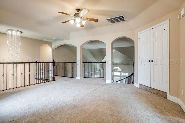 Building Photo - Gorgeous 5 bedroom, 4 bath home in Mansfield ISD