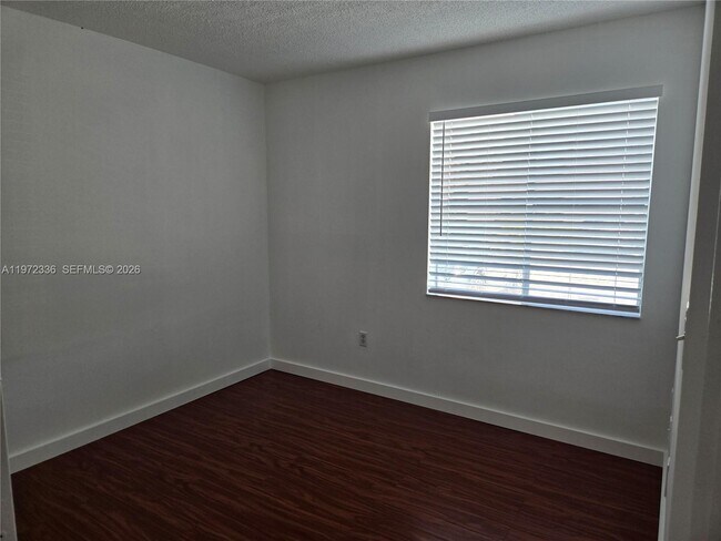 Building Photo - 1122 NW 125th Path