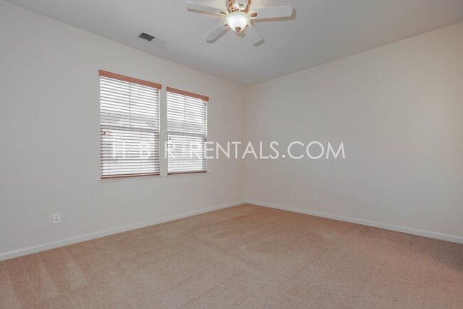Building Photo - Cambridge Place - Charming 3-Bedroom with ...