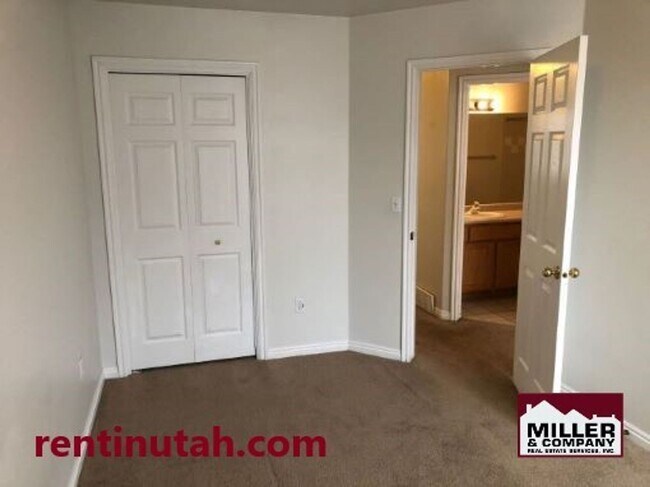 Building Photo - Former Model home in Layton For Rent!