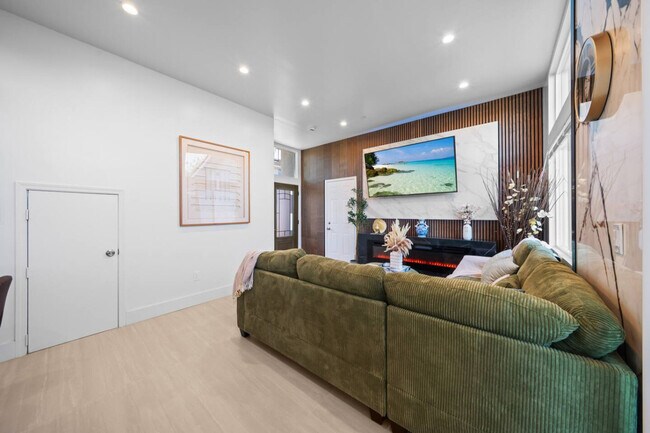 Building Photo - 1219 Denver Ln