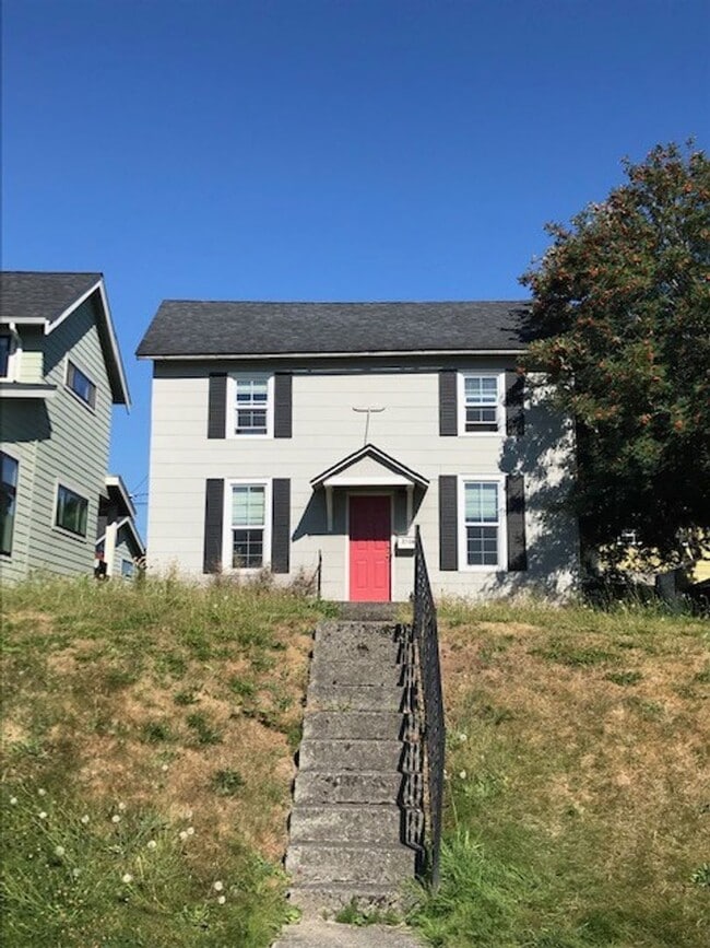 Building Photo - 3 Bedroom, 1 Bathroom Home in Sunnyland! PRELEASE NOW! Reserve this home for only $500*