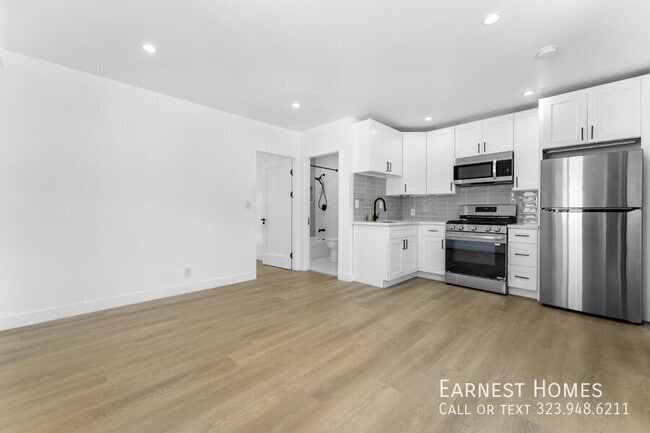Building Photo - 19433 Valerio St