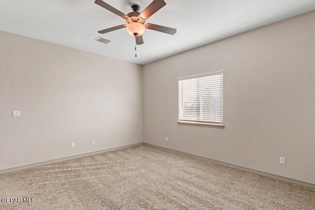 Building Photo - 13960 Lago Vista Ave