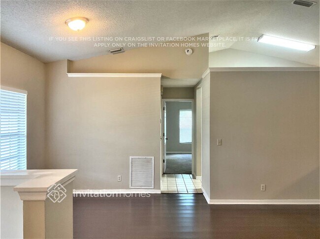 Building Photo - 12263 Lacewood Ln