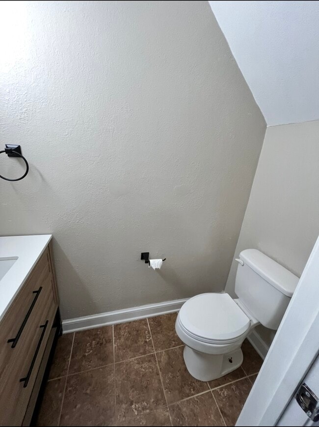 Building Photo - 1528 Jameson Dr
