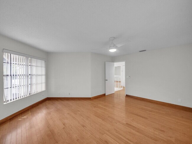 Building Photo - 1744 Shoreside Cir