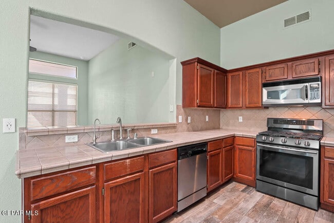 Building Photo - 12733 Tierra Salas Dr