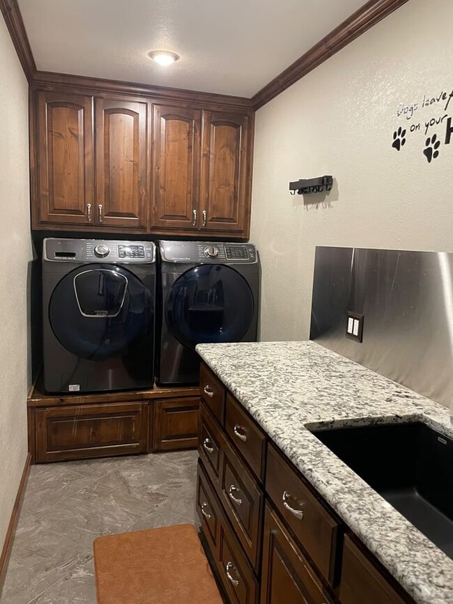 Building Photo - 3 bedroom 2 bath in Rogers, ALL UTILITIES ...