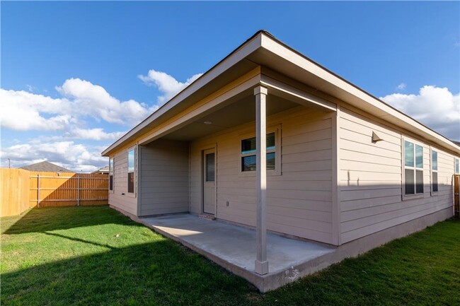 Building Photo - 744 Xanadu Dr