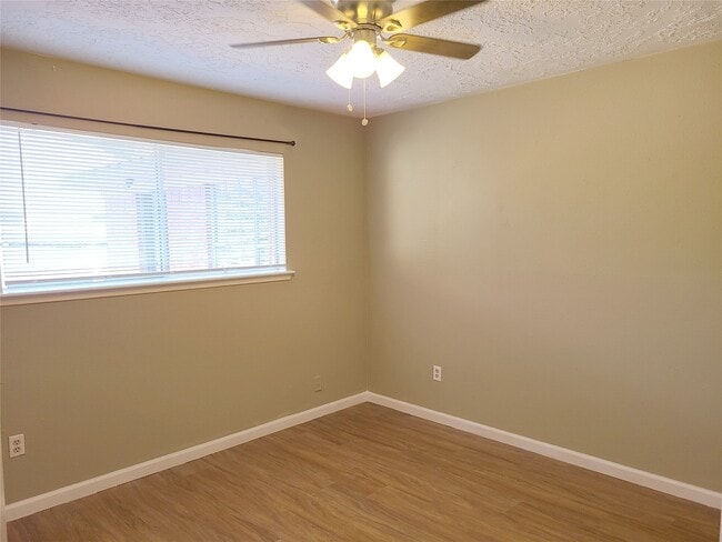 Building Photo - 12519 Hunting Brook Dr