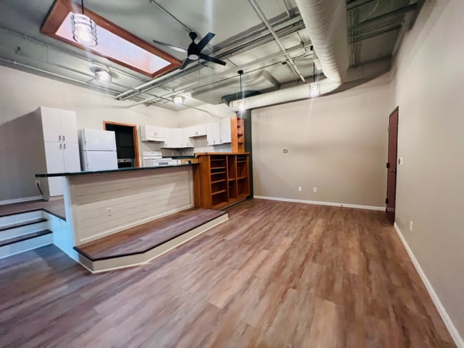 Building Photo - 311 N 8th St