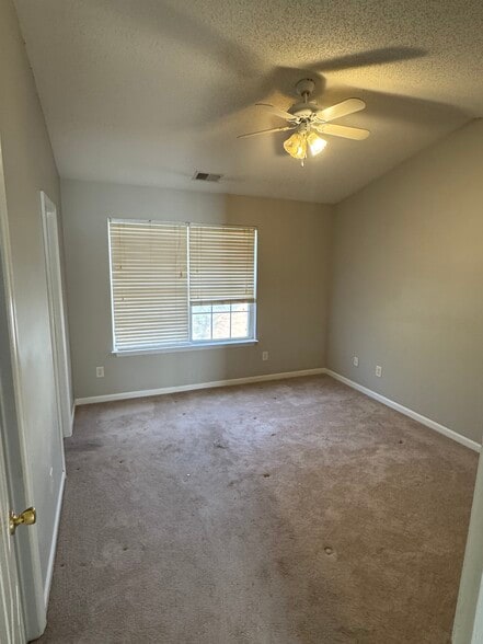 Building Photo - 3335 Kensington Pl