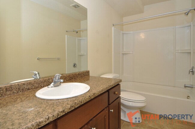 Building Photo - 4844 W Cold Springs Cir