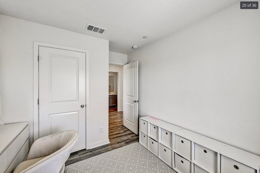 Building Photo - 5048 Cumberland Dr