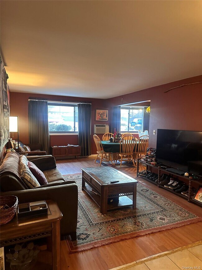 Building Photo - 10 Oakwood Terrace