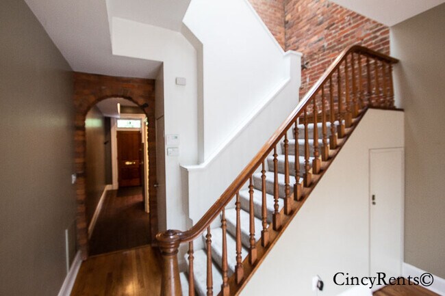 Building Photo - 61 Mulberry St