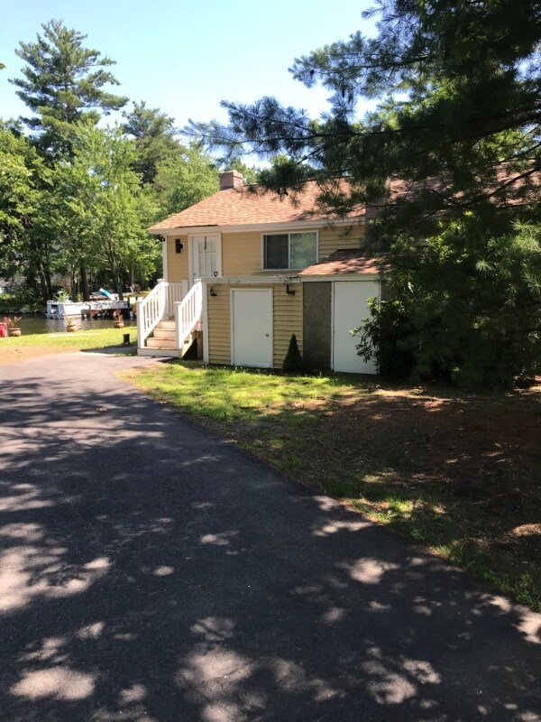 Building Photo - 243 Shore Dr