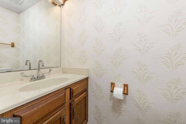 Building Photo - 6 Andrew Ct