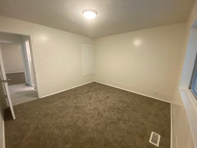 Building Photo - 9322 S 1300 W