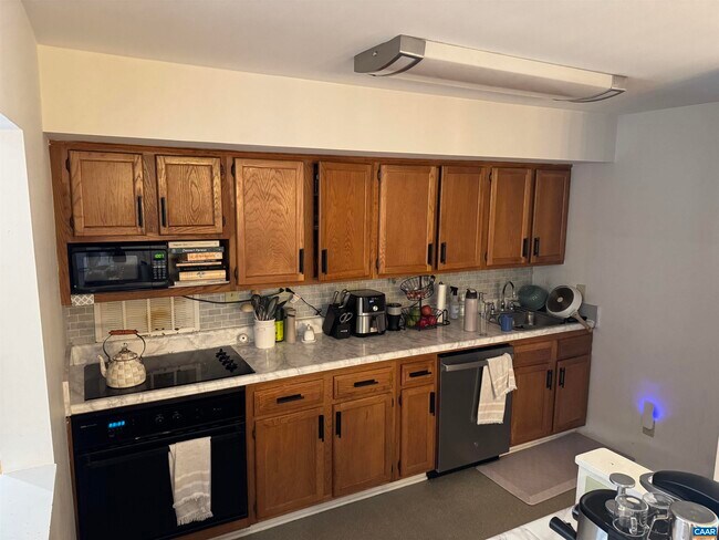 Building Photo - 1028 St Charles Ave