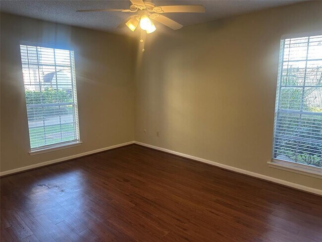 Building Photo - 2120 El Paseo St