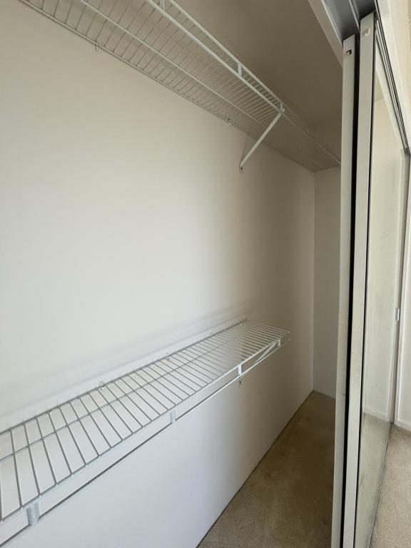 Building Photo - 1341 Kapiolani Blvd