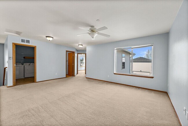 Building Photo - Spacious 4-Bed Home in DuPont | Huge Loft & 5 Mins to JBLM!