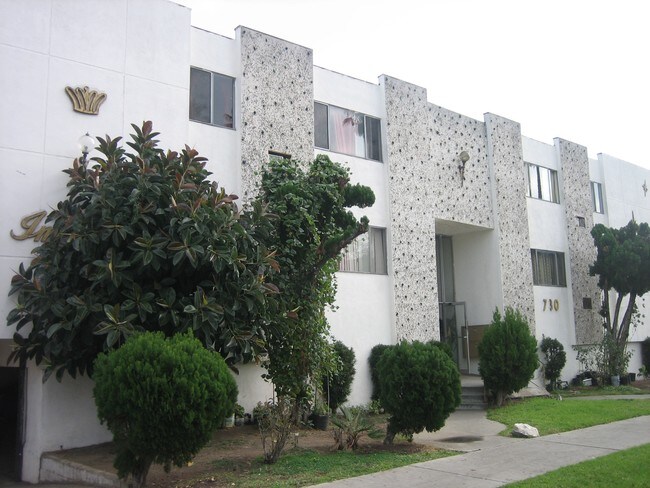 Primary Photo - 730 N Mariposa Ave