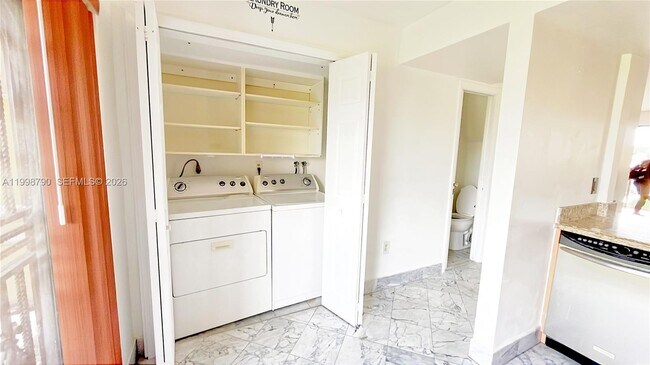 Building Photo - 1283 W 51st Pl