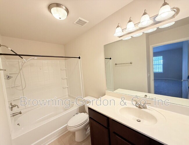 Building Photo - 1040 Charlie Daniels Pkwy