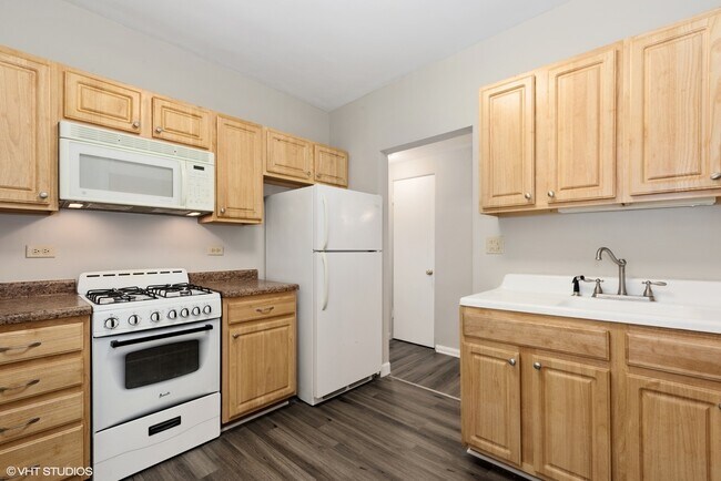 Building Photo - 1408 W Jonquil Terrace