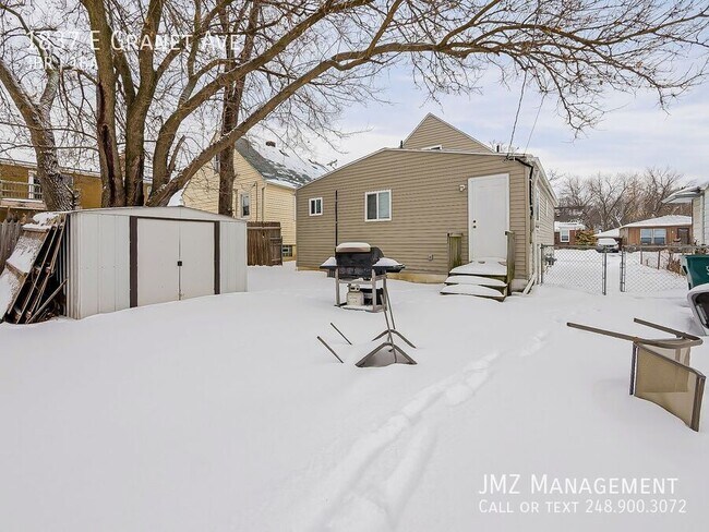 Building Photo - 1837 E Granet Ave