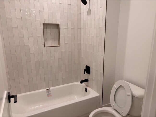 Building Photo - BRAND NEW 5 bed | 3 bath | 3 car garage cu...