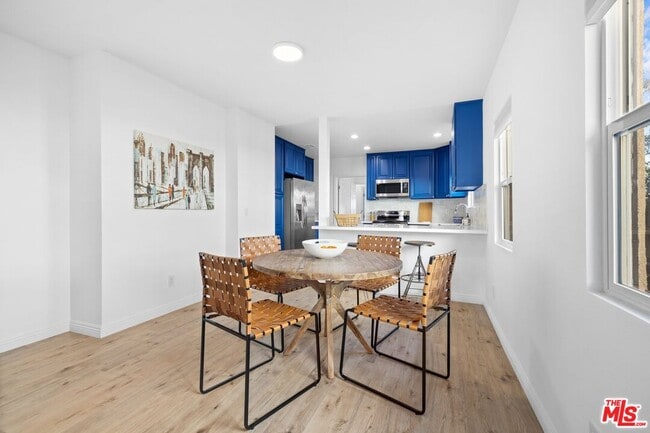 Building Photo - 2400 W 74th St