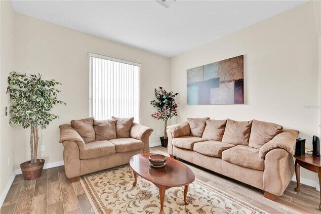 Building Photo - 155 Waltham Ct