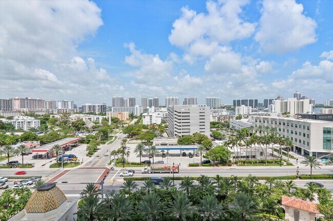 Building Photo - 17901 Collins Ave